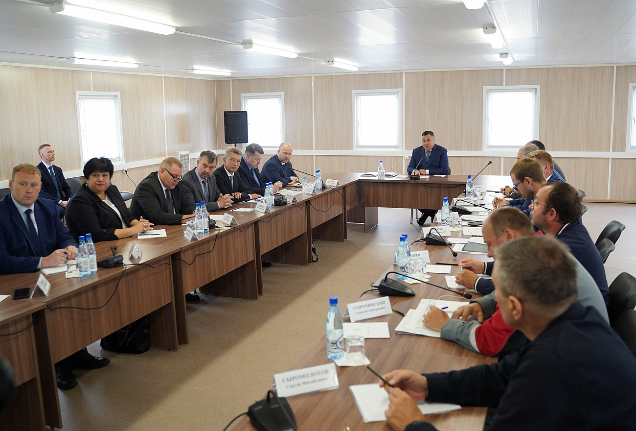 Губернатор Игорь Руденя провел выездное совещание по вопросам строительства третьего этапа скоростной трассы М-11 «Нева»