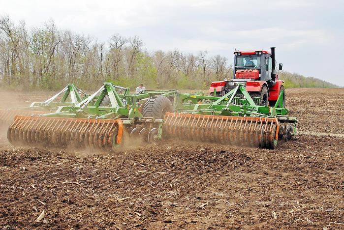 Хозяйства Тверской области наращивают темпы сезонных полевых работ