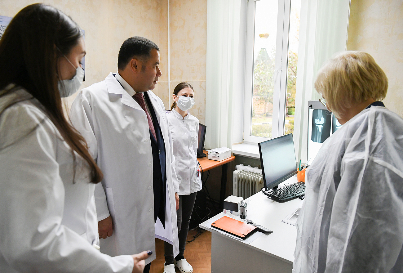 Игорь Руденя поручил закупить новое оборудование и провести ремонт в зданиях учреждений здравоохранения Калининского округа