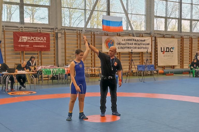 Девушки из Конаковского района приняли участие в турнире по женской борьбе в Гатчине