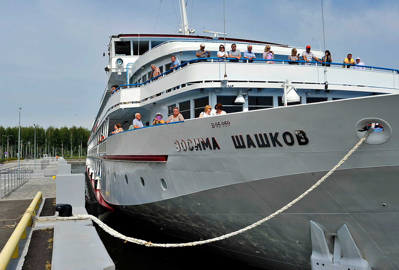 В сезон навигации-2024 в новый порт «Завидово» в Тверской области начали прибывать круизные лайнеры