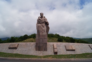 Памятник чувствам. Новороссийск Красноярск.